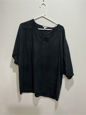 Eileen fisher Black Women’s Split-Neck Relaxed Top in linen size medium
